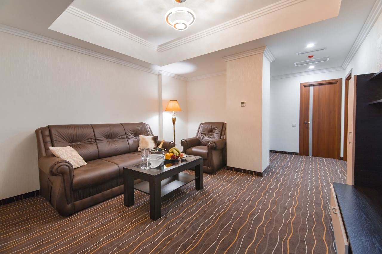 Отель Premier Hotel Abri Днепр-12